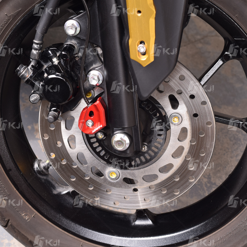 لياماها NMAX/NVX/AEROX 160/155 - مراجعة Nmax Tech Max Accessories وسعره